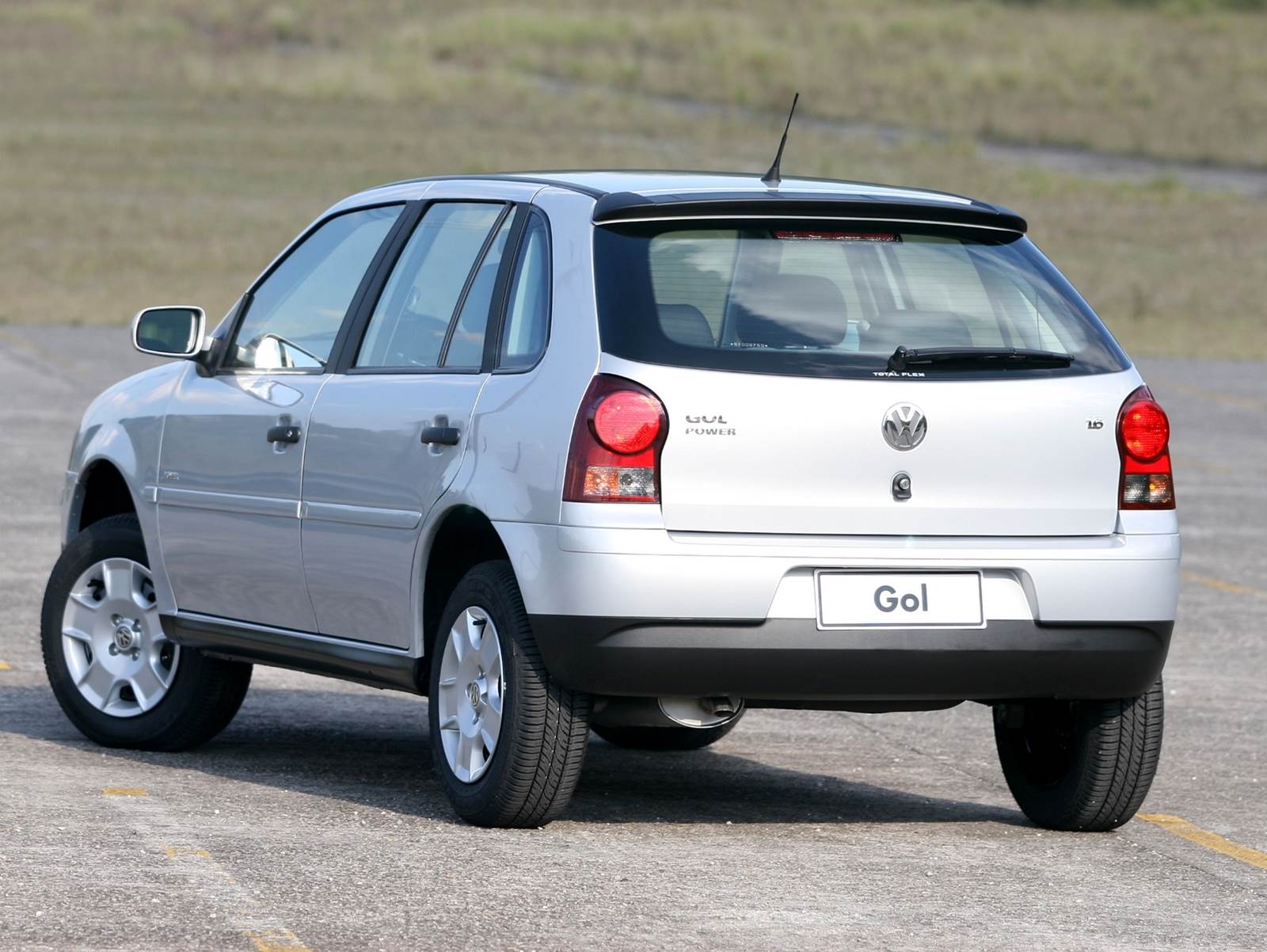 Volkswagen-Gol-G4 (7)
