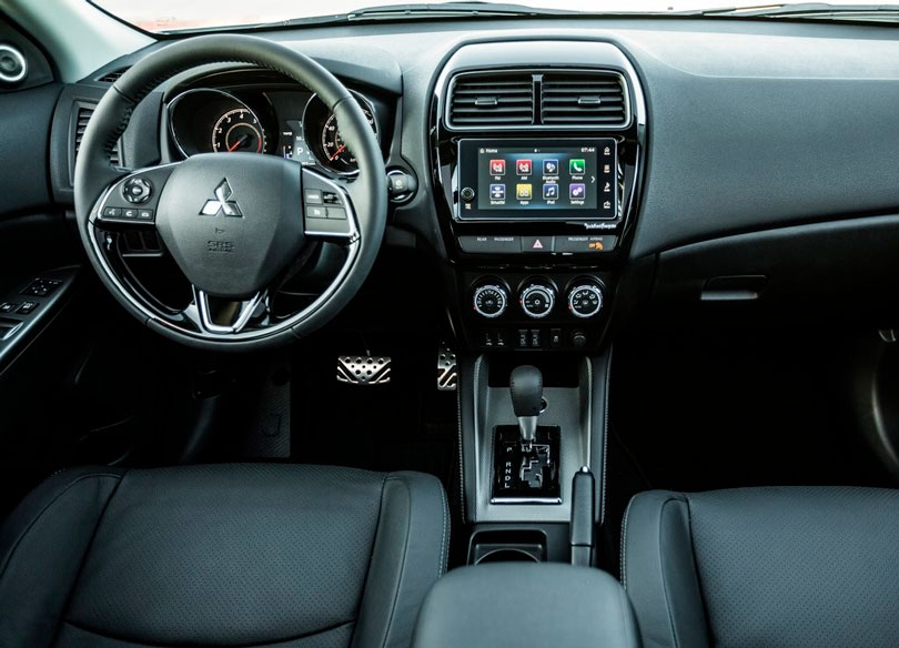 Mitsubishi Outlander 2018 interior